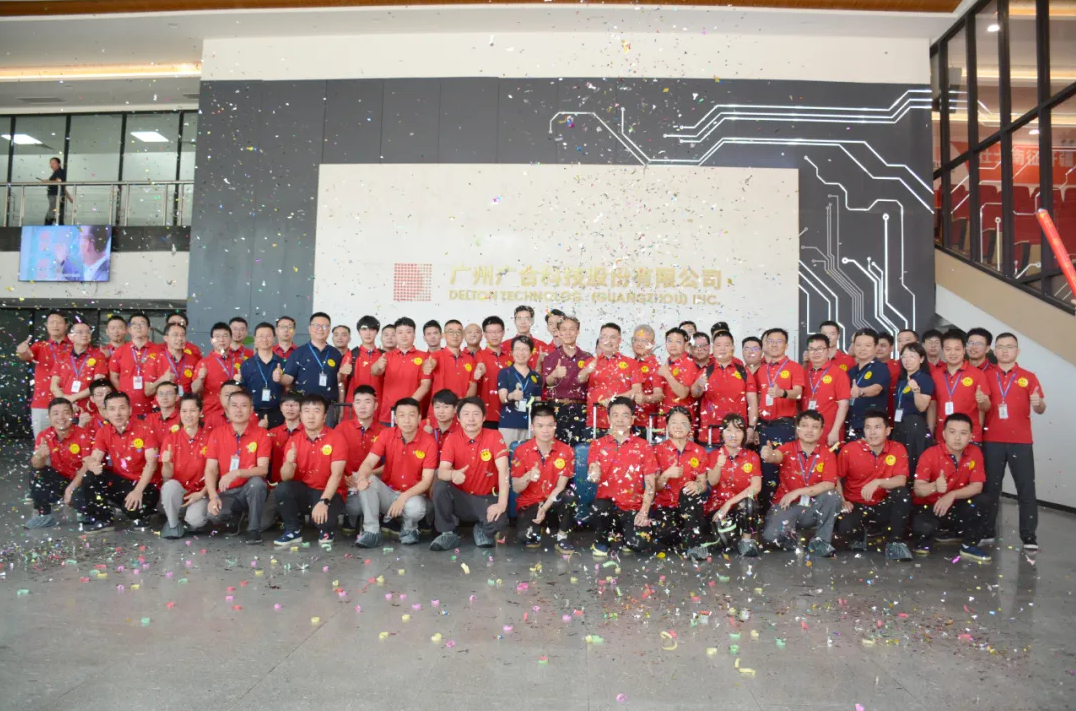 接旗出征！设施治理团队出征泰国ng电子游戏